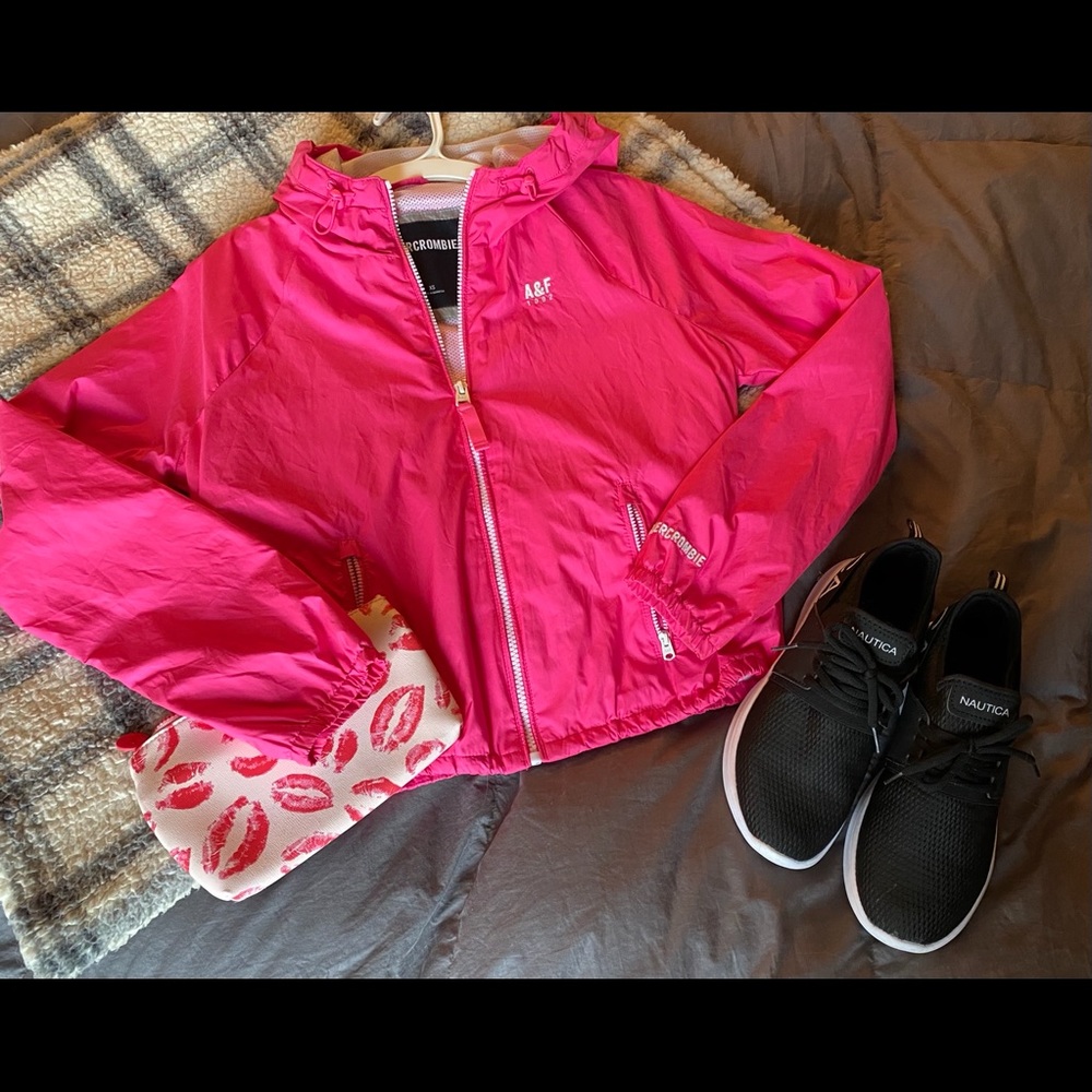 🌸A&F hot pink windbreaker with mesh inside🌸 - Picture 2 of 5